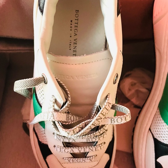💚New authentic bottega Veneta sneakers size 9 woman’s. Made in Italy. 💚 - Picture 3 of 11